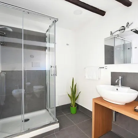 Apartment Iflat Residenza Liberta Ai Giardini Del Centro